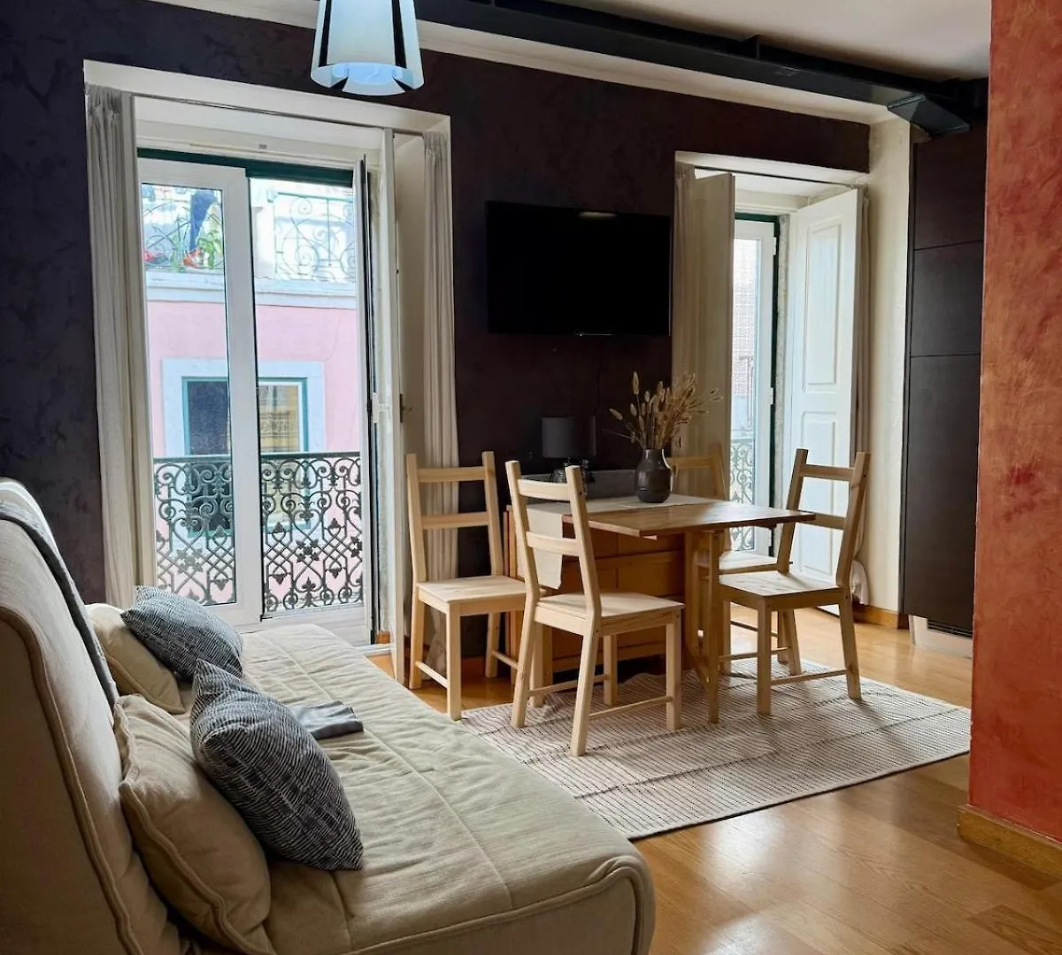 Cozy Apartment In The Center Lisbon
